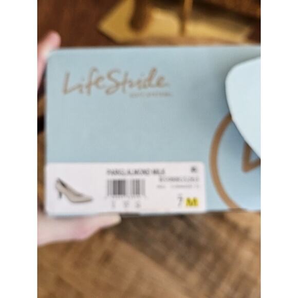 LifeStride Parigi Women's High Heel Pumps Almond Milk Size 7 M - Picture 11 of 11